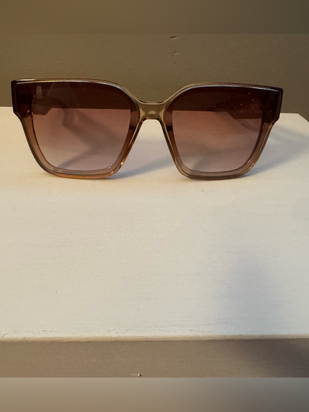QUAY Drive In Square Sunglasses – Case Included - Picture 5 of 16